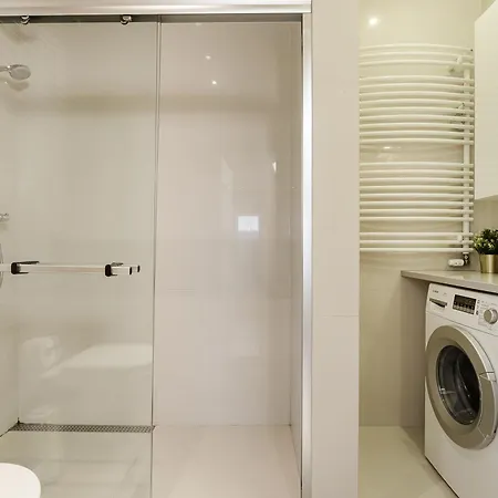 Luxury Mennica With Parking وارسو