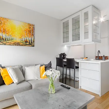 Lägenhet Luxury Mennica With Parking Warszawa