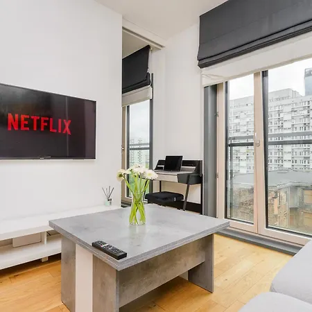 Luxury Mennica With Parking 바르샤바