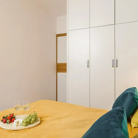 Luxury Mennica With Parking *