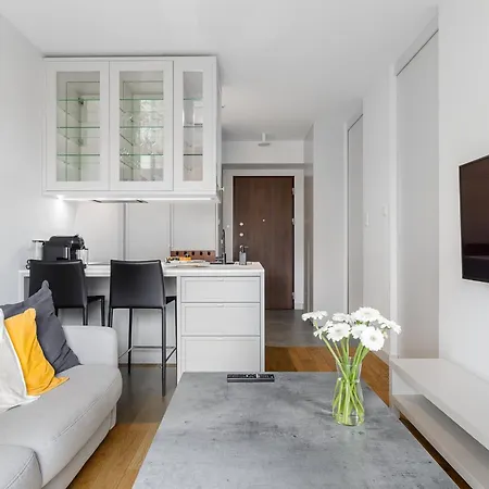 Luxury Mennica With Parking Varşova